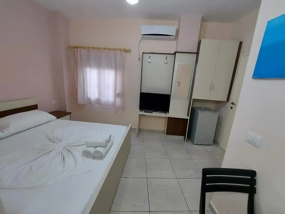 Jaktstuga Triad Vlorë