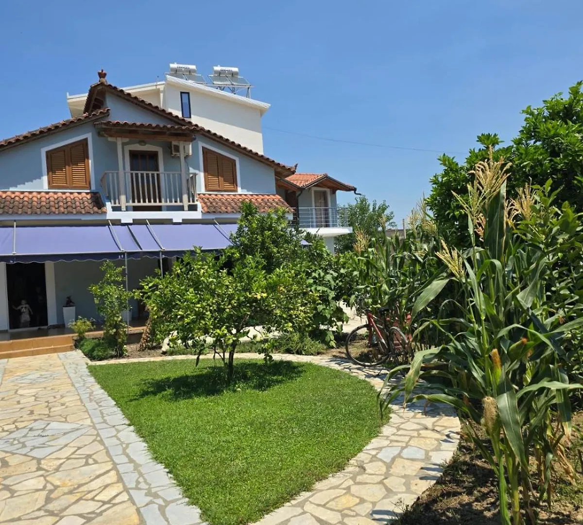 Triad Vlorë